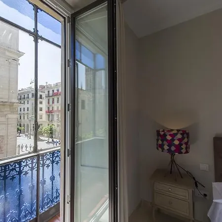 Living By Cathedral Apartament